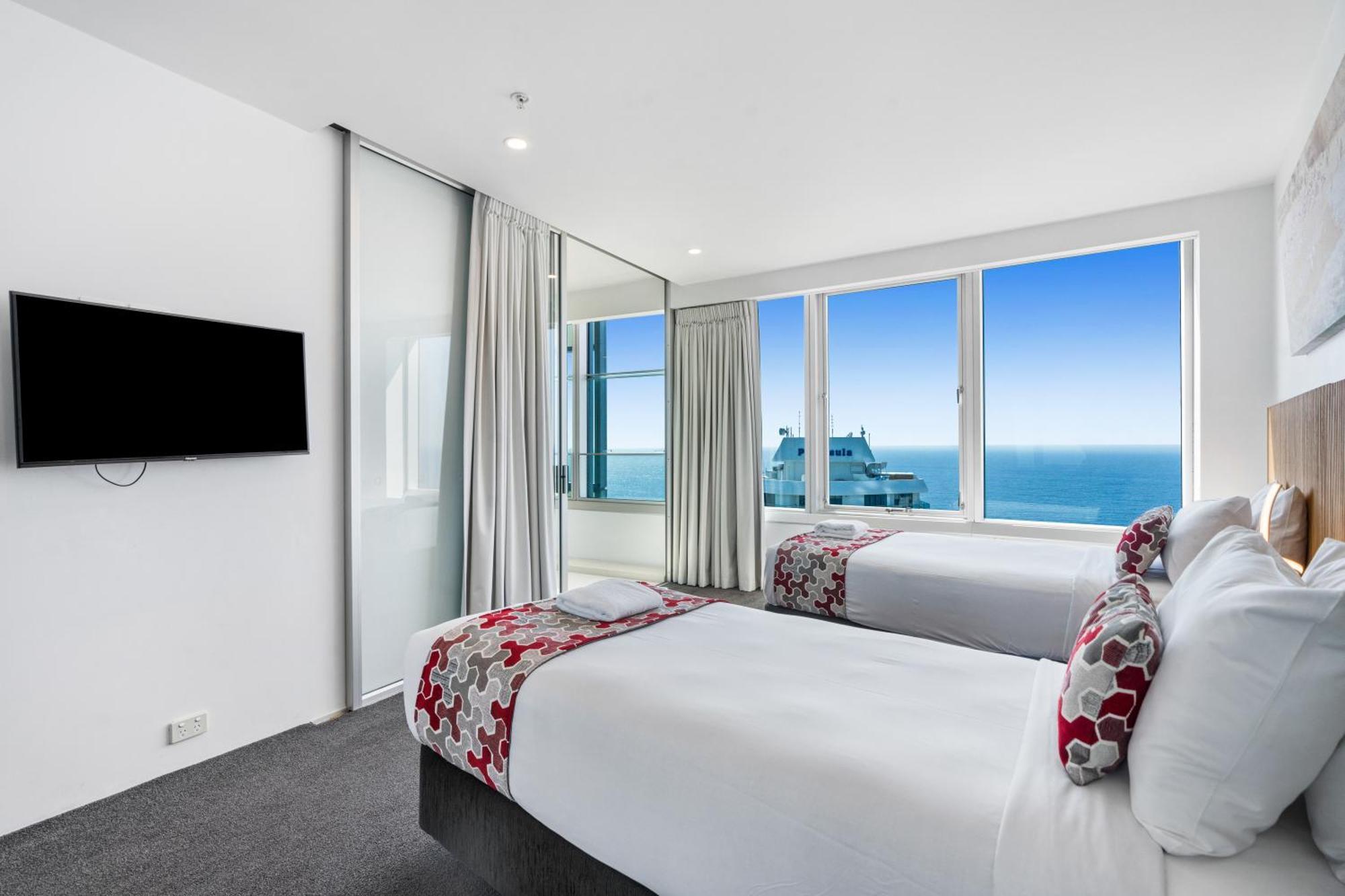 Resort Q1 & - Official 4*