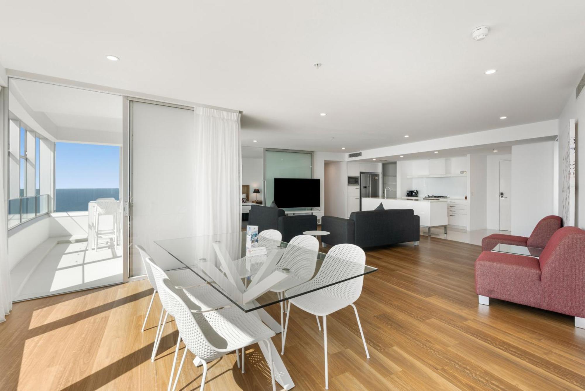 Q1 & - Official Gold Coast